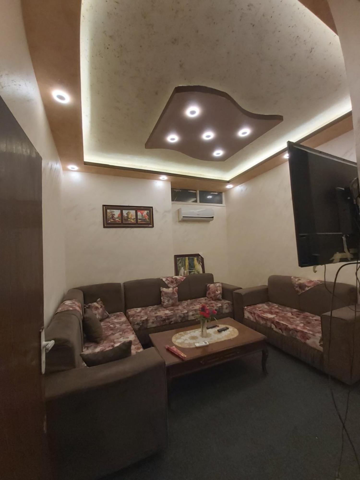 Jarajreh Apartments/ Hotel Karak Room photo