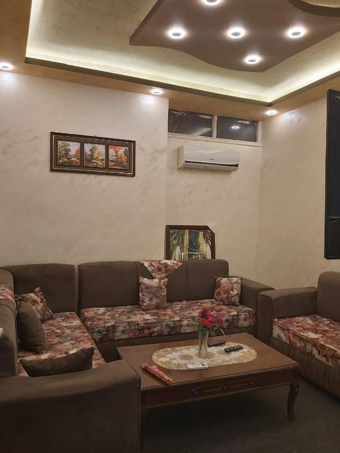 Jarajreh Apartments/ Hotel Karak Exterior photo